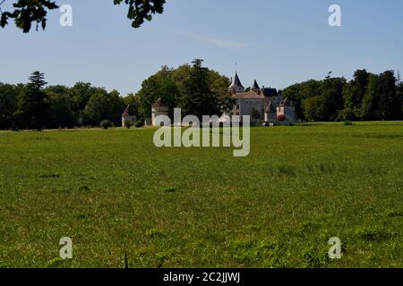 Vue sur le parc du château de Brede (Château de la Brede) dans la région des graves de Bordeaux, France Banque D'Images