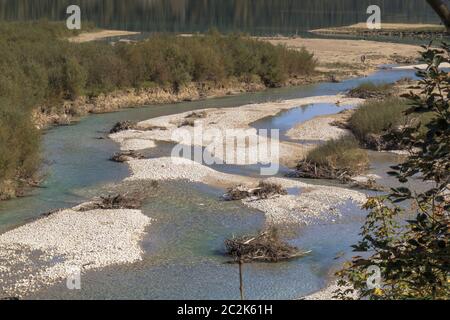 Estuaire de l'Isar dans le réservoir de Sylvenstein, Bavière, Allemagne Banque D'Images