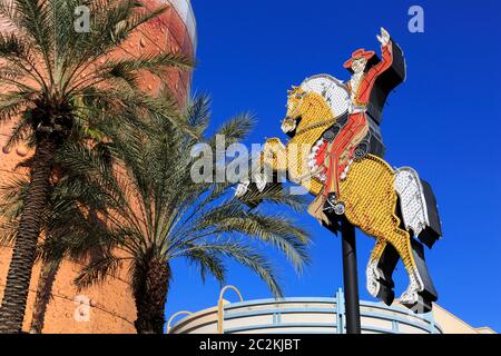 Neon Cowboy, Fremont Street, Las Vegas, Nevada, Etats-Unis Banque D'Images