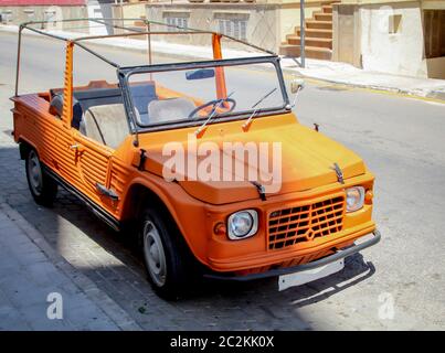 un vieux cabriolet vintage de style modéré Banque D'Images