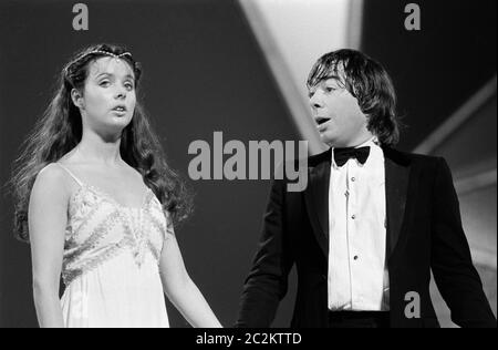 LONDRES, ROYAUME-UNI. 1985 juillet : Andrew Lloyd-Webber, producteur et compositeur, et Sarah Brightman, épouse, lors d'un événement à Londres. © Paul Smith/Featureflash Banque D'Images