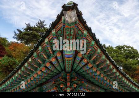 carreaux de temple de yongmunsa motifs détaillés capturés de près. Prise à Yangpyeong, Corée du Sud Banque D'Images