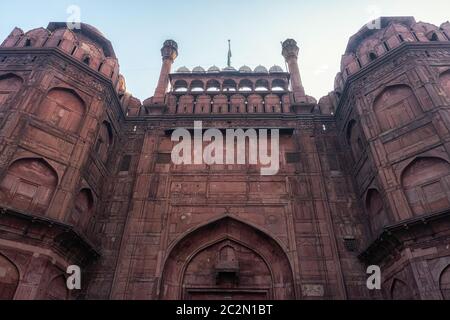 Entrée principale Lahori Gate à Red fort, New Delhi pris pendant l'heure du lever du soleil. New delhi, Inde. Banque D'Images