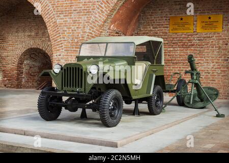 RUSSIE, NIZHNY NOVGOROD - 06 AOÛT 2014 : véhicule routier de passagers GAZ-67B pendant la Seconde Guerre mondiale Banque D'Images