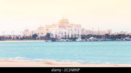 Vue panoramique du nouveau Palais présidentiel, Abu Dhabi, Émirats arabes Unis. Banque D'Images