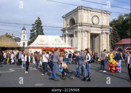 Chisinau, République de Moldova - 1 octobre 2016 : Journée nationale de célébration au vin la place centrale de la capitale Banque D'Images