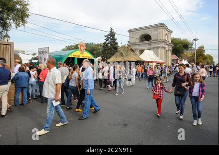 Chisinau, République de Moldova - 1 octobre 2016 : Journée nationale de célébration au vin la place centrale de la capitale Banque D'Images