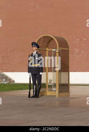 Moscou, Russie - le 18 juin : Flamme éternelle, Tombe du Soldat inconnu à Moscou le 18 juin 2017 au Kremlin, la Russie Banque D'Images