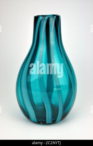 Vase en verre soufflé italien à la main à rayures Empoli Banque D'Images