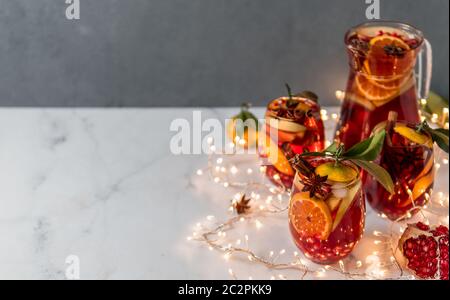 Sangria d'hiver et fond de noël, espace d'imitation Banque D'Images