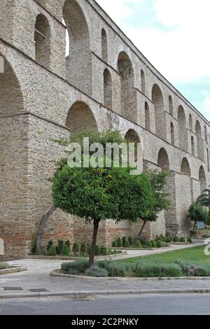 Aqueduc romain Monument à Kavala Grèce Banque D'Images