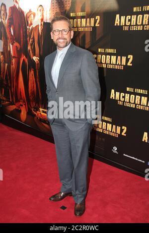 Steve Castell « Brick Tamland » arrive sur le «tapis bordeaux» pour la première australienne d'Anchorman 2 à Hoyts, le quartier des divertissements, Moore Pa Banque D'Images