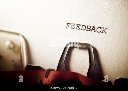 Le mot feedback écrit avec une machine à écrire. Banque D'Images