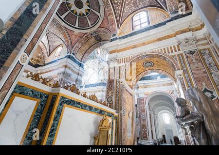 Cathédrale intérieure de la Madonna della Madia à Monopoli Banque D'Images