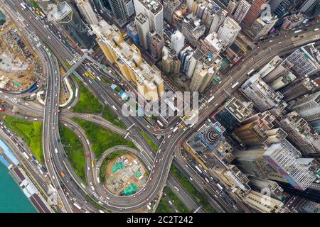 Causeway Bay, Hong Kong 07 mai 2019 : vue de dessus en bas de la route routière dans la ville de Hong Kong Banque D'Images