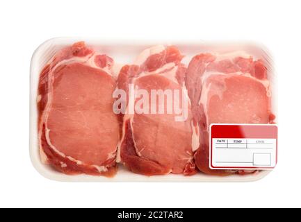 Viandes rouges fraîches emballées dans un sachet en polyéthylène. Isolated over white. Banque D'Images