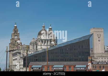 Bâtiment du port de Liverpool (ou bureau du quai) à Pier Head, le long du front de mer de Liverpool, en Angleterre, Banque D'Images