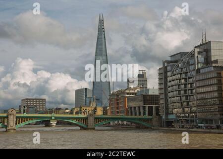 Renzo Piano nouveau gratte-ciel « The Shard ». Le Shard de 95 étages, debout à 310 mètres (1,016 pieds) Banque D'Images