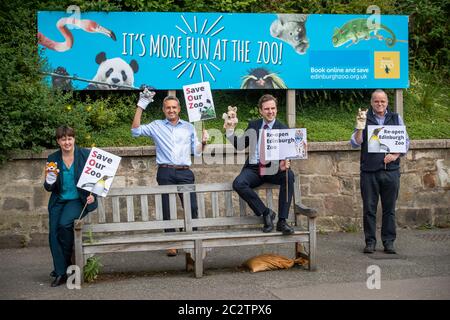 Les MSP d'Édimbourg (de gauche à droite) Ruth Davidson, Alex Cole-Hamilton, Daniel Johnson et Andy Wightman, faisant campagne en dehors du zoo d'Édimbourg pour sa réouverture en toute sécurité dans le cadre de la phase 2 de l'assouplissement des restrictions de verrouillage. Banque D'Images