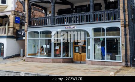 Chester, Royaume-Uni: 14 juin 2020: La succursale de Chester du restaurant italien de Carluccio a été fermée pendant toute la pandémie de Covid19. Banque D'Images