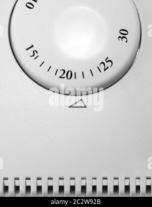 Close-up of thermostat d'composer. Dans B/W Banque D'Images