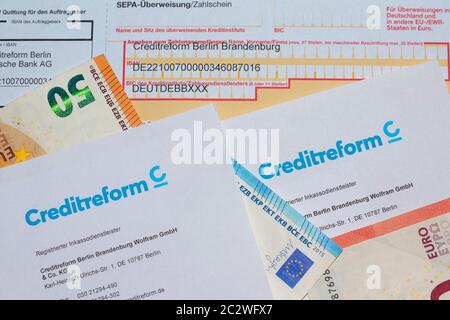 Creditreform agit à titre d'agence de crédit et de prestataire de services de recouvrement ainsi que dans d'autres secteurs d'activité Banque D'Images