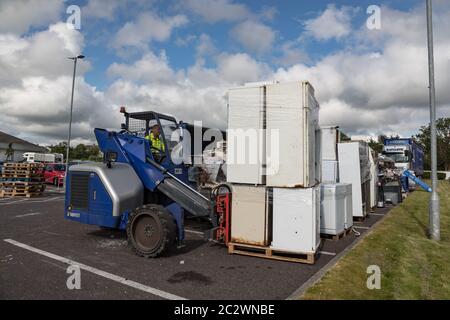 Listowel, Irlande - 19 juillet 2019 : événement de collecte de déchets électroniques pour recyclage dans la ville de Listowel, République d'Irlande Banque D'Images