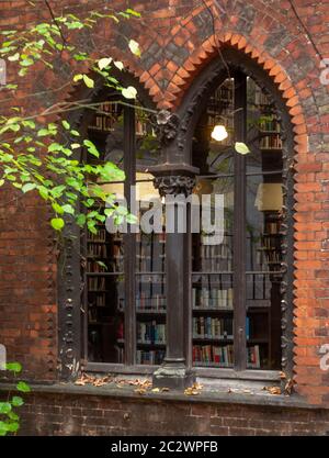 Fenêtres voûtées de l'ancienne bibliothèque de la Société de débat de l'Union d'Oxford Banque D'Images