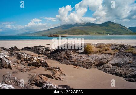 Plage pittoresque sur la péninsule de Dingle dans le comté de Kerry, en Irlande Banque D'Images