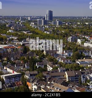 Vue du château de Godesburg au centre-ville avec tour de poste, Bonn, Allemagne, Europe Banque D'Images