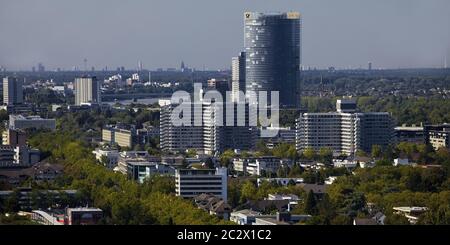 Vue du château de Godesburg au centre-ville avec tour de poste, Bonn, Allemagne, Europe Banque D'Images