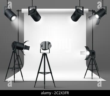 Intérieur de studio de photographie avec spots et fond en papier blanc. Maquette réaliste vectoriel d'équipement photo professionnel dans une pièce vide, lumineuse Illustration de Vecteur