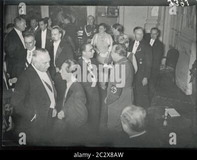 Réception du ministre des Affaires étrangères von Neurath, Hanke, Dr. Goebbels Heinrich Hoffmann photographies 1933 photographe officiel d'Adolf Hitler, et un politicien et éditeur nazi, qui était membre du cercle intime d'Hitler. Banque D'Images