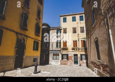 Venise, Italie - Juillet 14th, 2017.Ancienne rétro street sans que personne en Italie Venise en été Banque D'Images