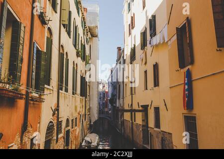 Venise, Italie - Juillet 14th, 2017.Ancienne rétro street sans que personne en Italie Venise en été Banque D'Images