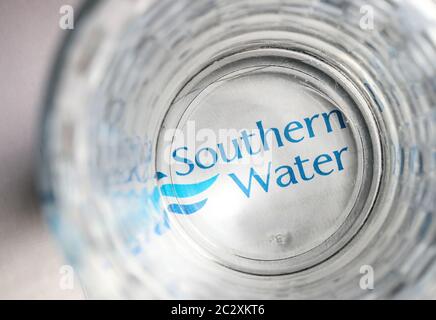 Facture d'eau du Sud avec un verre d'eau Banque D'Images