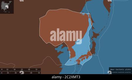 Forme de la plaque d'Amur entourée sur un arrière-plan sombre et désaturé de la carte de motif avec des superpositions informatives. Rendu 3D Banque D'Images