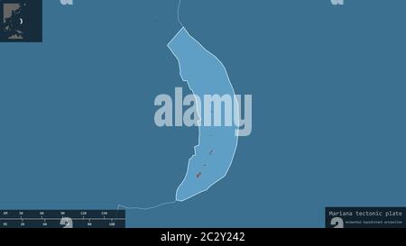 Forme de plaque Mariana entourée sur un arrière-plan sombre et désaturé de la carte de motif avec des superpositions informatives. Rendu 3D Banque D'Images