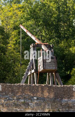 Trébuchet médiéval au château de Castelnaud, forteresse médiévale à Castelnaud-la-Chapelle, Dordogne, Aquitaine, France Banque D'Images