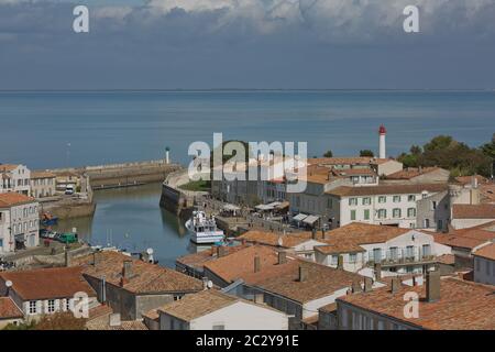 Vue aérienne de Saint Martin de Re depuis l'église Saint-Martin en Ile de Re en France Banque D'Images