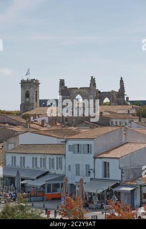 Vue aérienne de Saint Martin de Re depuis l'église Saint-Martin en Ile de Re en France Banque D'Images