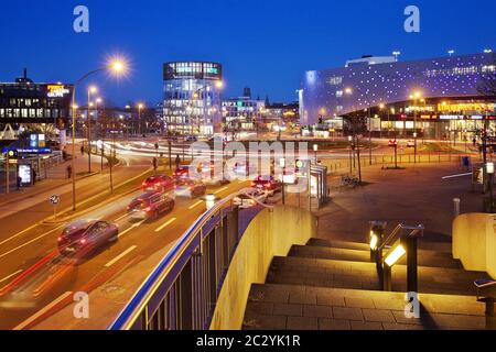 Berliner Platz dans la soirée, Essen, région de la Ruhr, Rhénanie-du-Nord-Westphalie, Allemagne, Europe Banque D'Images