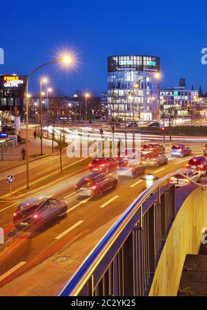 Berliner Platz dans la soirée, Essen, région de la Ruhr, Rhénanie-du-Nord-Westphalie, Allemagne, Europe Banque D'Images