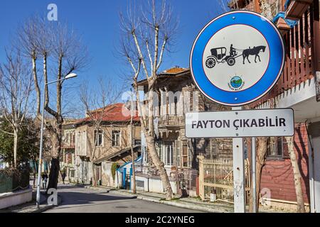 Istanbul, Turquie - 13 février 2020 : une des îles prince dans le district d'Adalar s'appelle Buyukada, il ne permet pas la circulation de voitures et il ya Banque D'Images