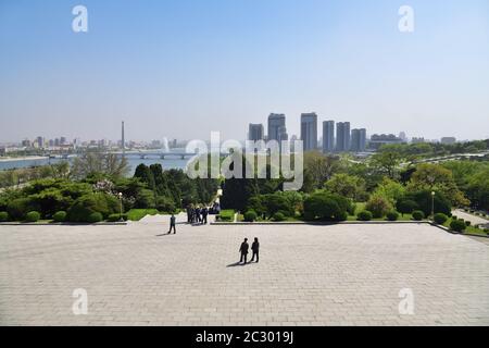 Pyongyang, Corée du Nord - 1er mai 2019 : vue sur la ville de Pyongyang depuis le Monument de libération en l'honneur des soldats soviétiques Banque D'Images