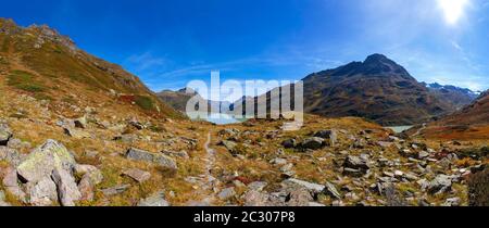 Sentier de randonnée vers le Klostertal, Bielerhoehe, Silvrettasee, Silvretta Stausee, Silvretta Group, Vorarlberg, Autriche Banque D'Images