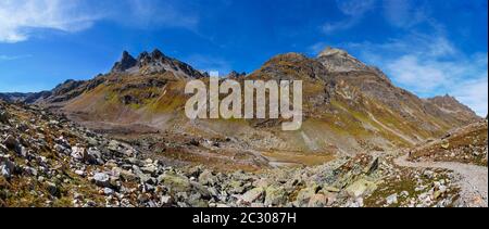 Sentier de randonnée vers le Klostertal, Silvretta Group, Bielerhoehe, Vorarlberg, Autriche Banque D'Images