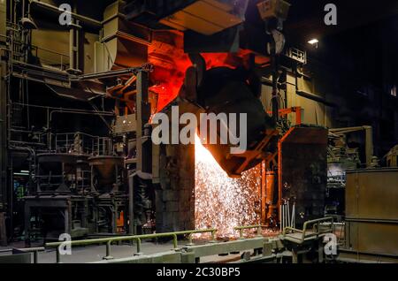 Steelworks, HKM Huettenwerke Krupp Mannesmann, Duisburg, région de la Ruhr, Rhénanie-du-Nord-Westphalie, Allemagne Banque D'Images