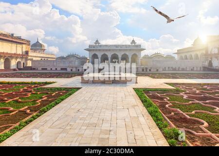 Anguri Bagh, une cour dans le fort d'Agra, en Inde. Banque D'Images