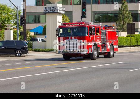 Los Angeles, Californie, Etats-Unis- 11 juin 2015 : voiture de pompiers dans les rues, service des incendies de Los Angeles Banque D'Images